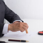 基本契約と個別契約、請負契約と準委任契約など、契約の種類や注意点について